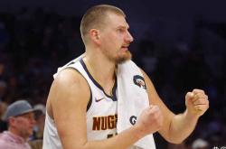 尼古(gǔ)拉·约基(jī)奇(qí)称赞掘金队深度阵容