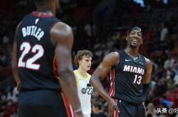 搞笑，热火队巴(bā)姆·阿德巴(bā)约在战胜勇士队后调侃吉米·巴(bā)特(tè)勒