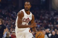 NBA今日9场比赛球员表现精彩(cǎi)纷呈