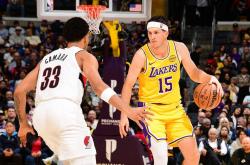 NBA新秀里夫斯惊艳表(biǎo)现，或签下頂(dǐng)薪合同