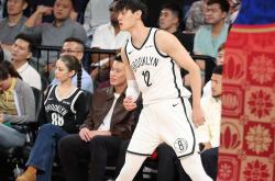 曾凡(fán)博NBA夏季聯(lián)赛亮相尲(gān)尬(gà)，学习崔永熙成关键任(rèn)务