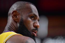 历史第一人詹姆斯(sī)即将复出！湖人总冠军？