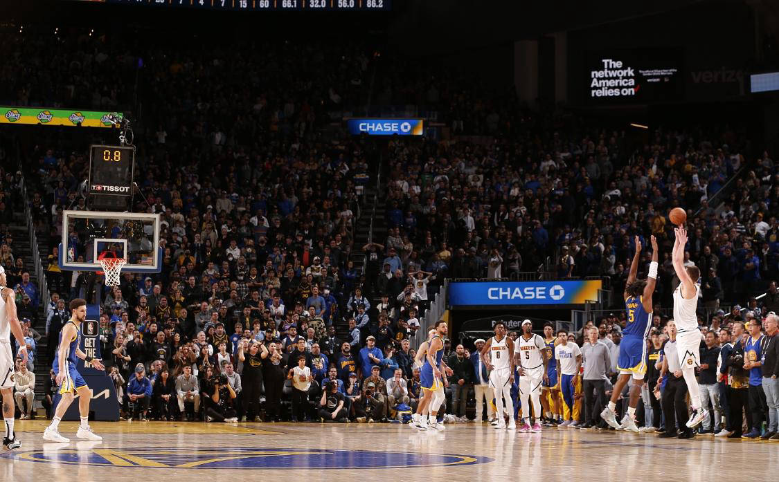 NBA历史上5次超远绝杀！最远186米神仙球震撼登场