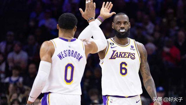 湖人传闻：威斯布鲁因凯里·欧文交易背叛而对詹姆斯置之不理