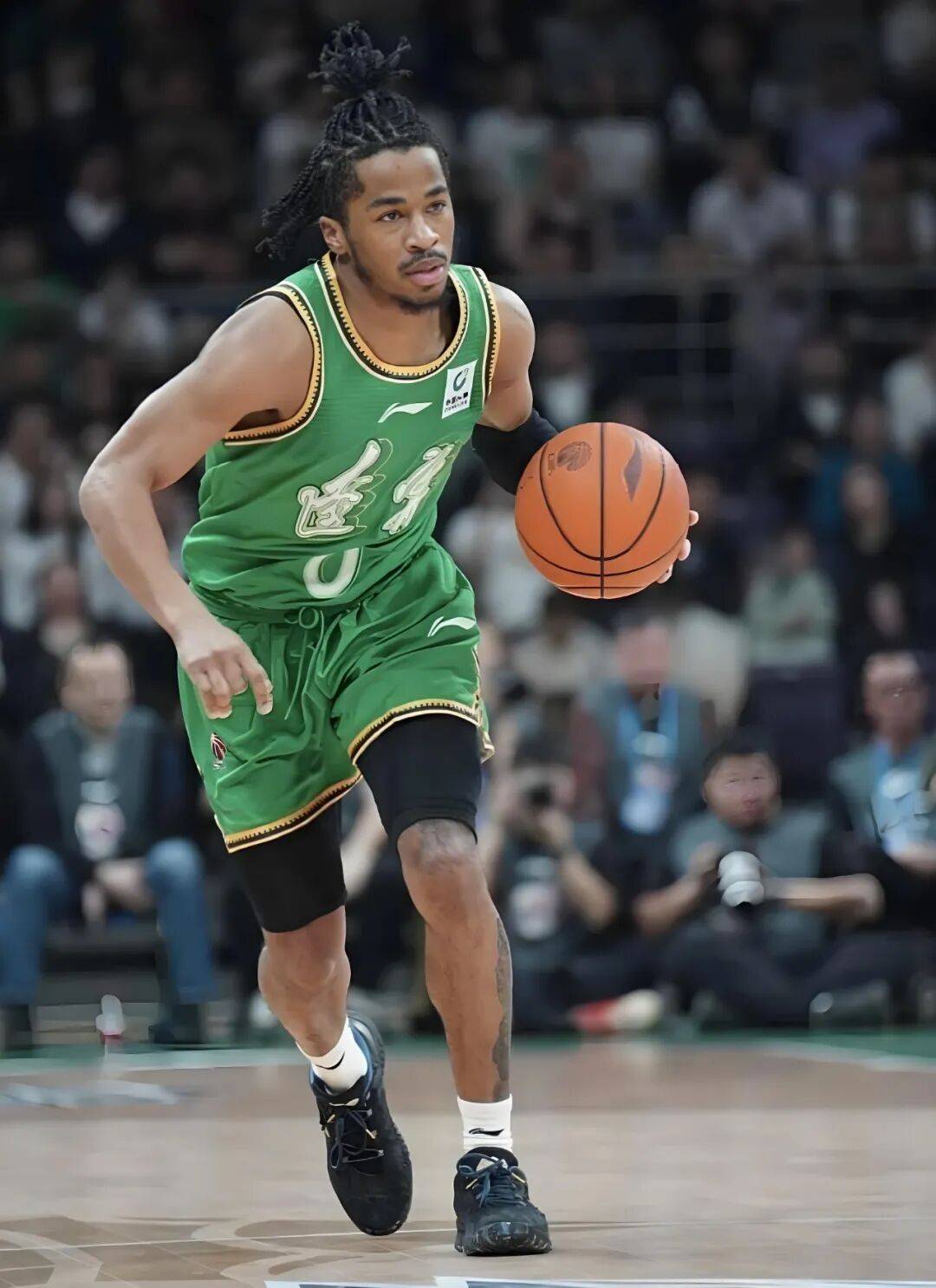 雪上加霜！杨鸣两位“手下”遭禁赛，辽篮夺冠功勋重返NBA