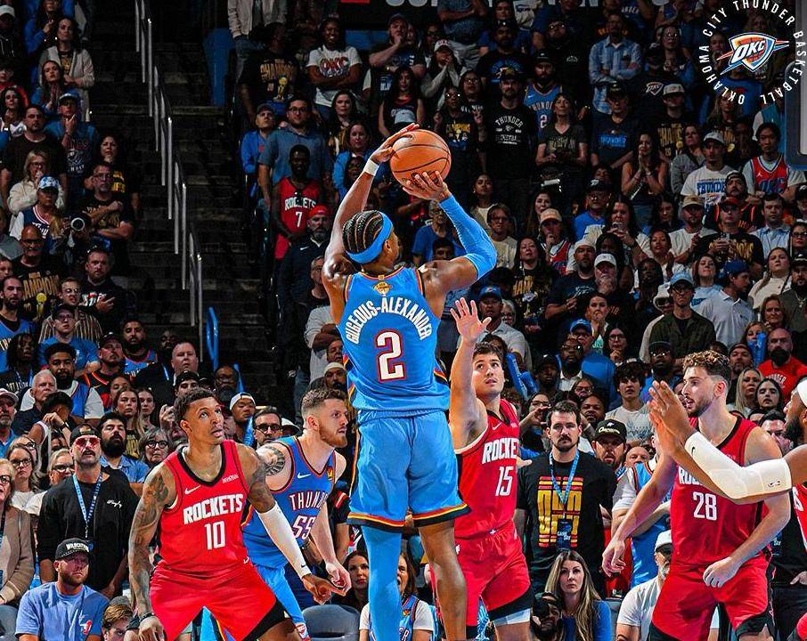 NBA新赛季MVP榜风云：谁将笑傲群雄？