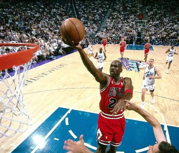 NBA历史五大纪录：难以逾越的传奇数据，詹姆斯两次上榜震惊球迷