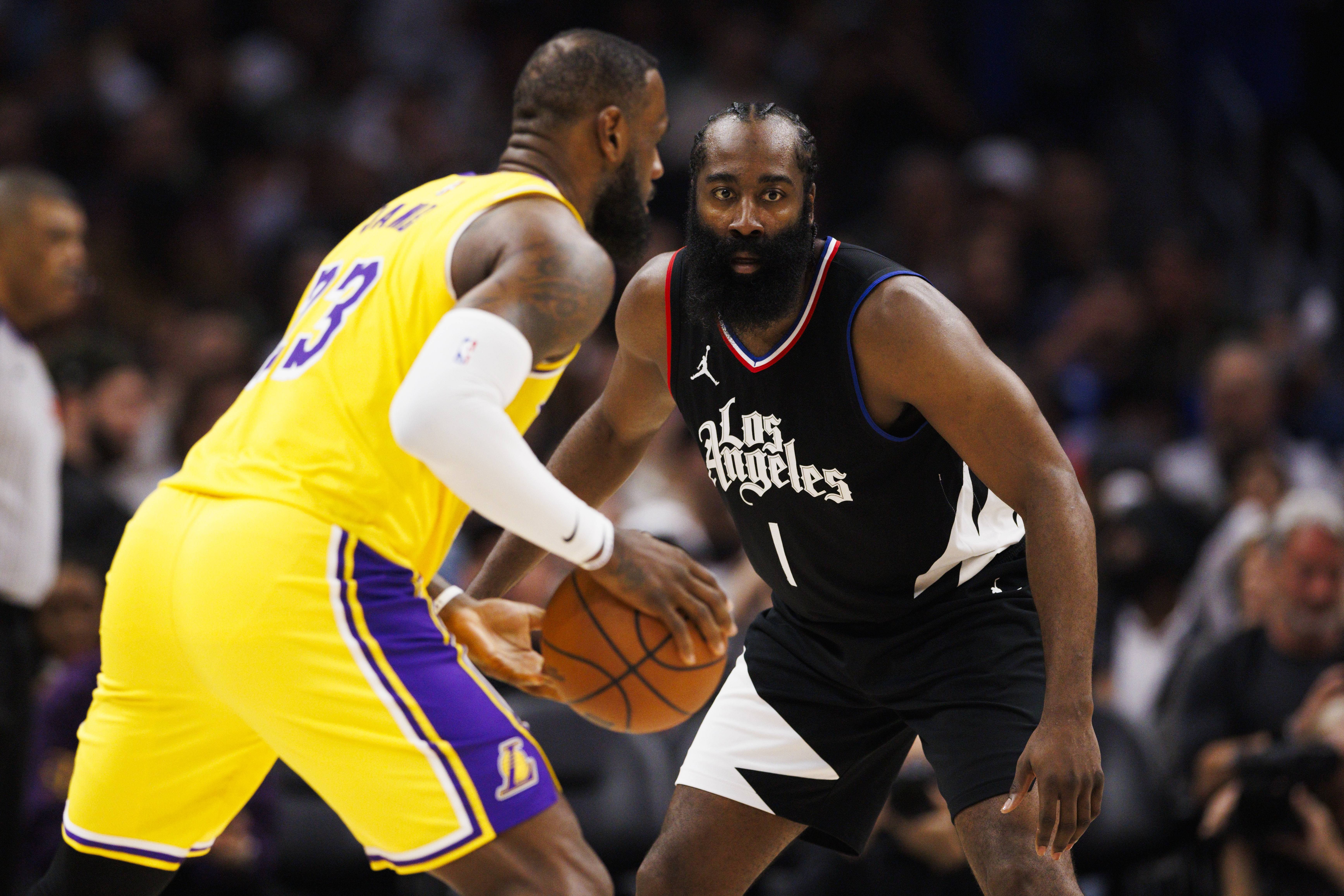 詹姆斯爆发，为何东契奇数据更好？哈登燃尽了，又是独木难支啊