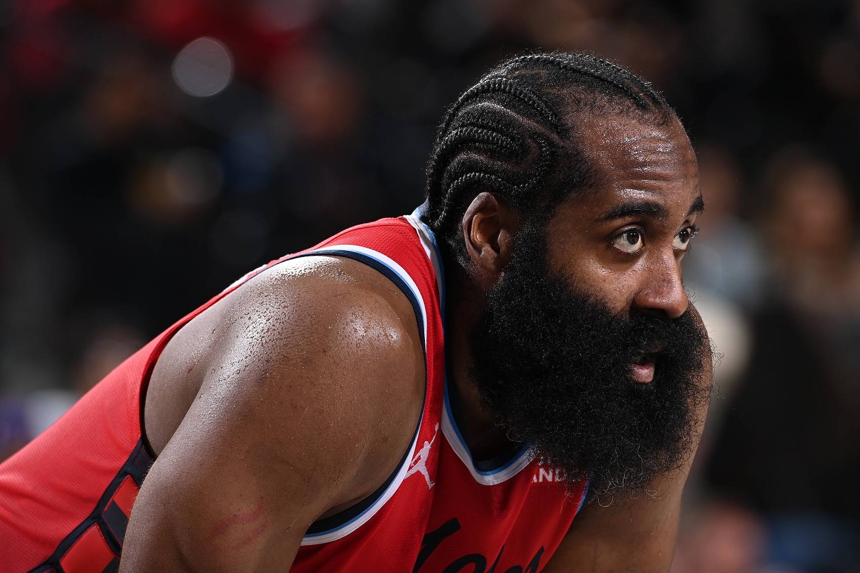 詹姆斯爆发，为何东契奇数据更好？哈登燃尽了，又是独木难支啊