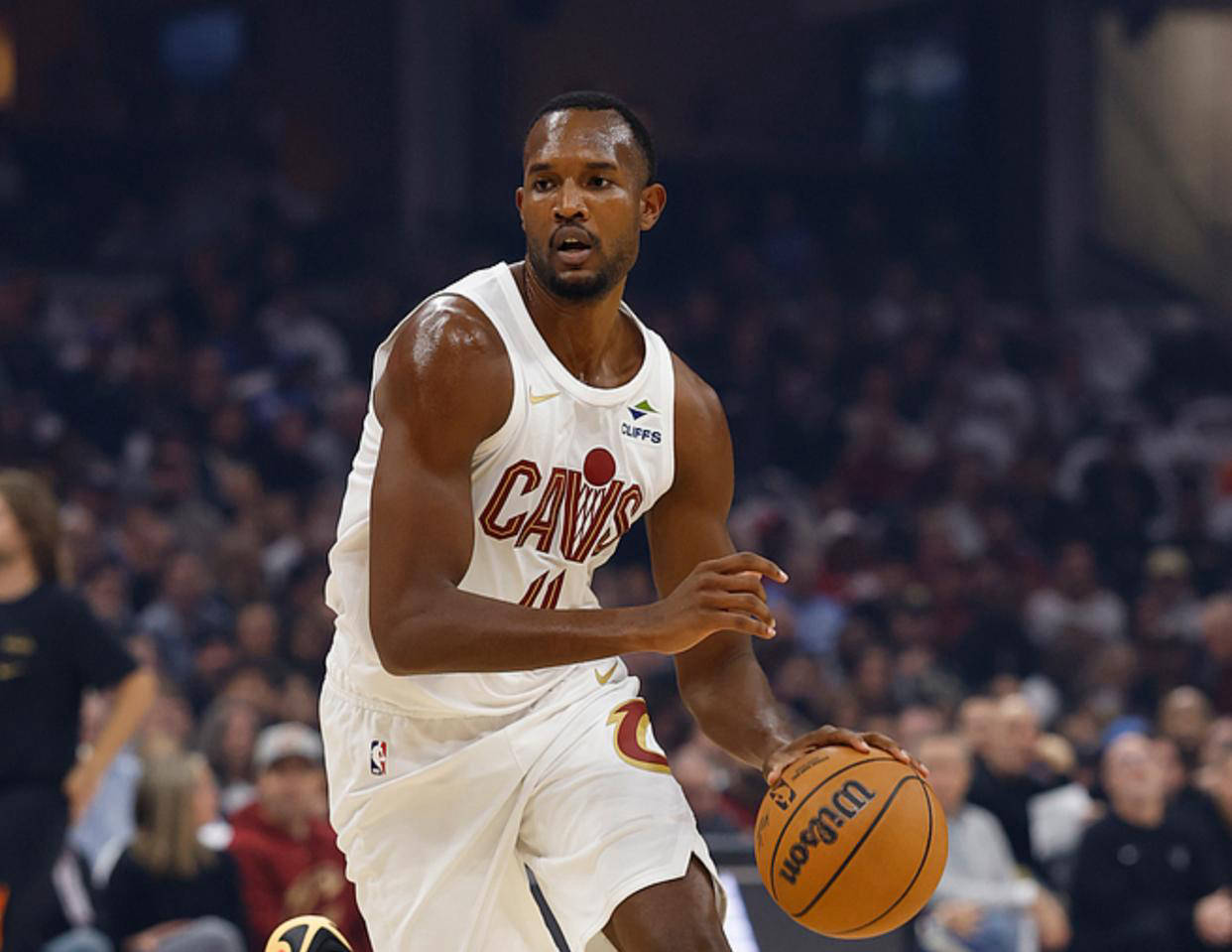 NBA今日9场比赛球员表现精彩纷呈