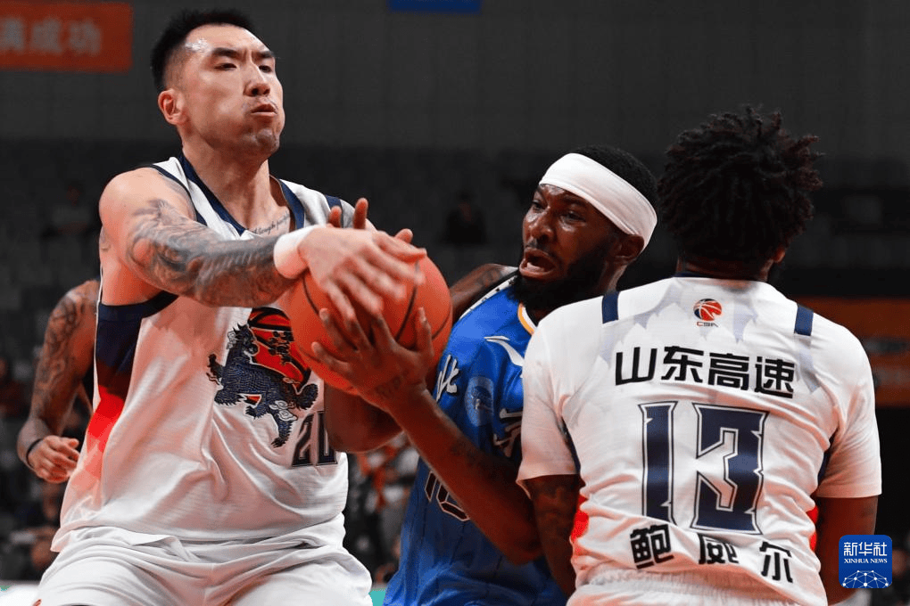 组图：俱乐部杯山东险胜北京 高诗岩命中关键球