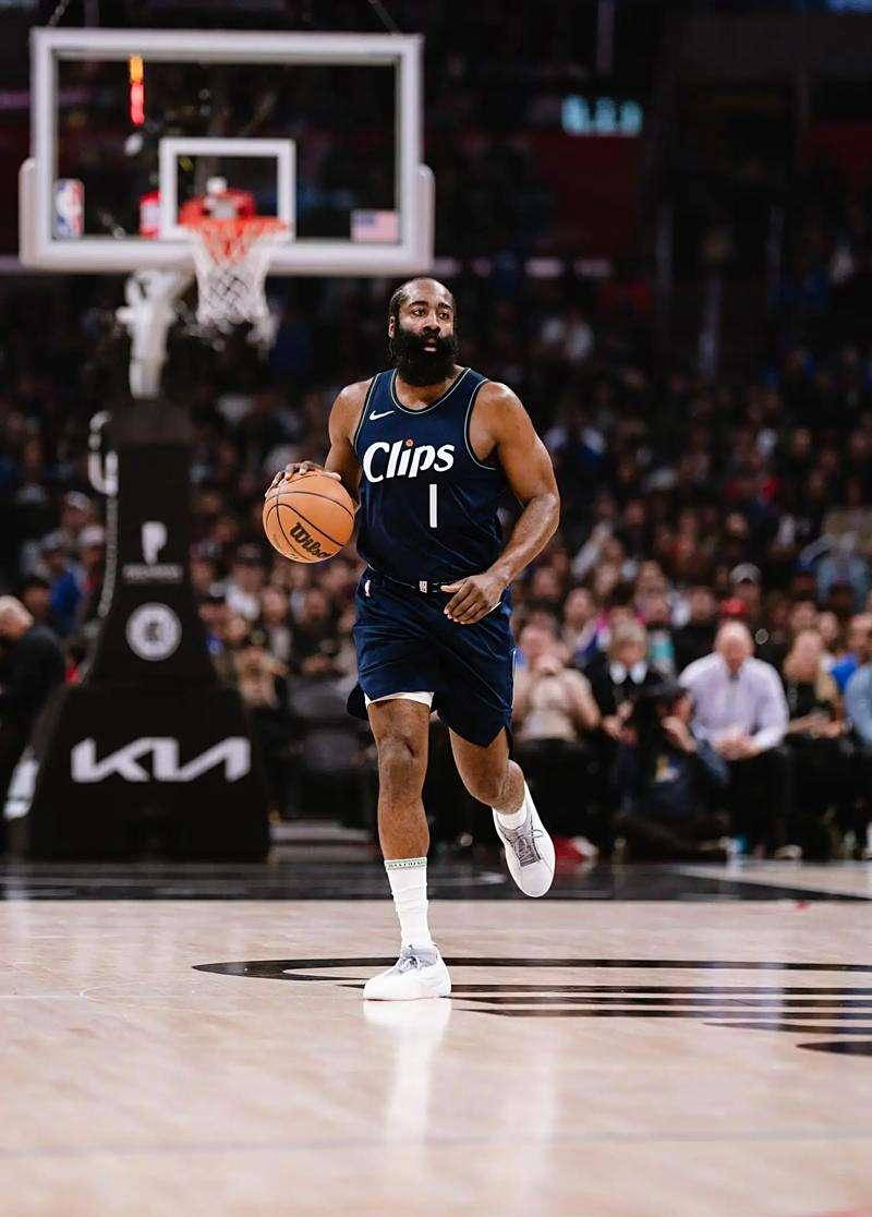 詹姆斯·哈登：冲击NBA10000助攻俱乐部的机会？