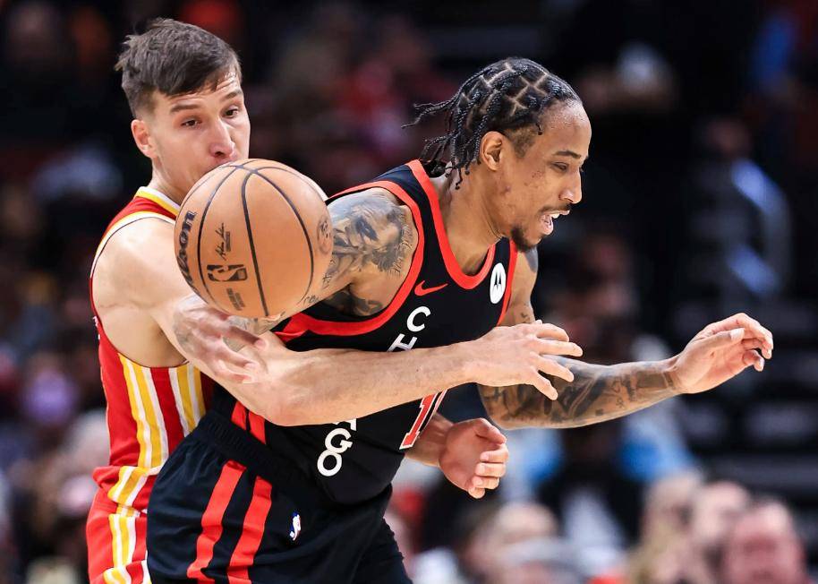 NBA精彩对决的瞬间！亚特兰大老鹰队以132-122击败了犹他爵士队。