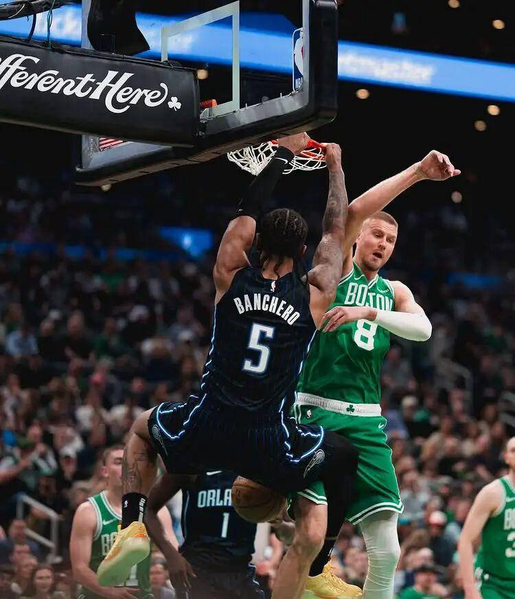 5年287亿！NBA年轻状元狂跌，顶薪合同签完便“躺平”