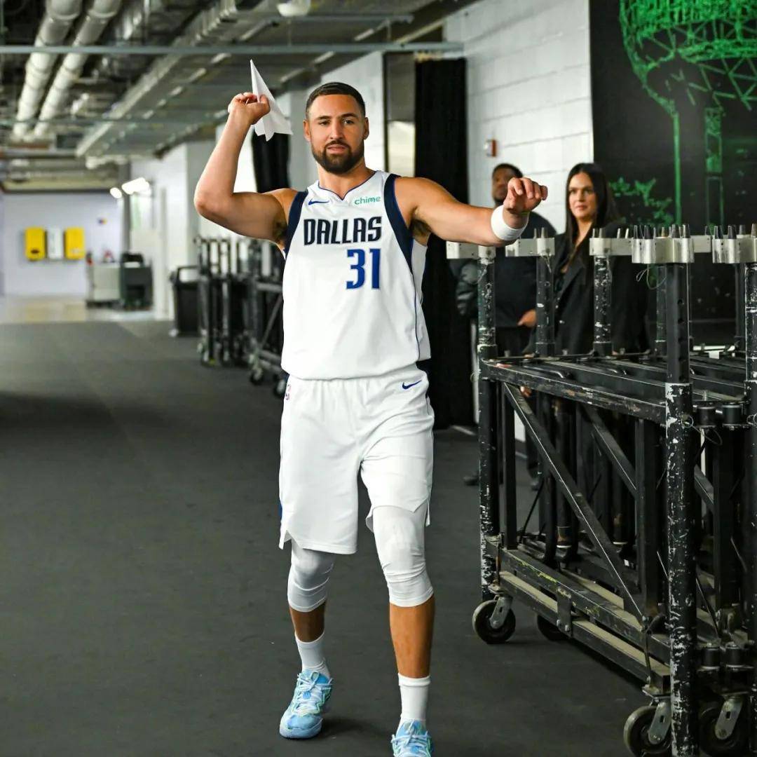 27中7！断崖式下滑！克莱汤普森彻底废了